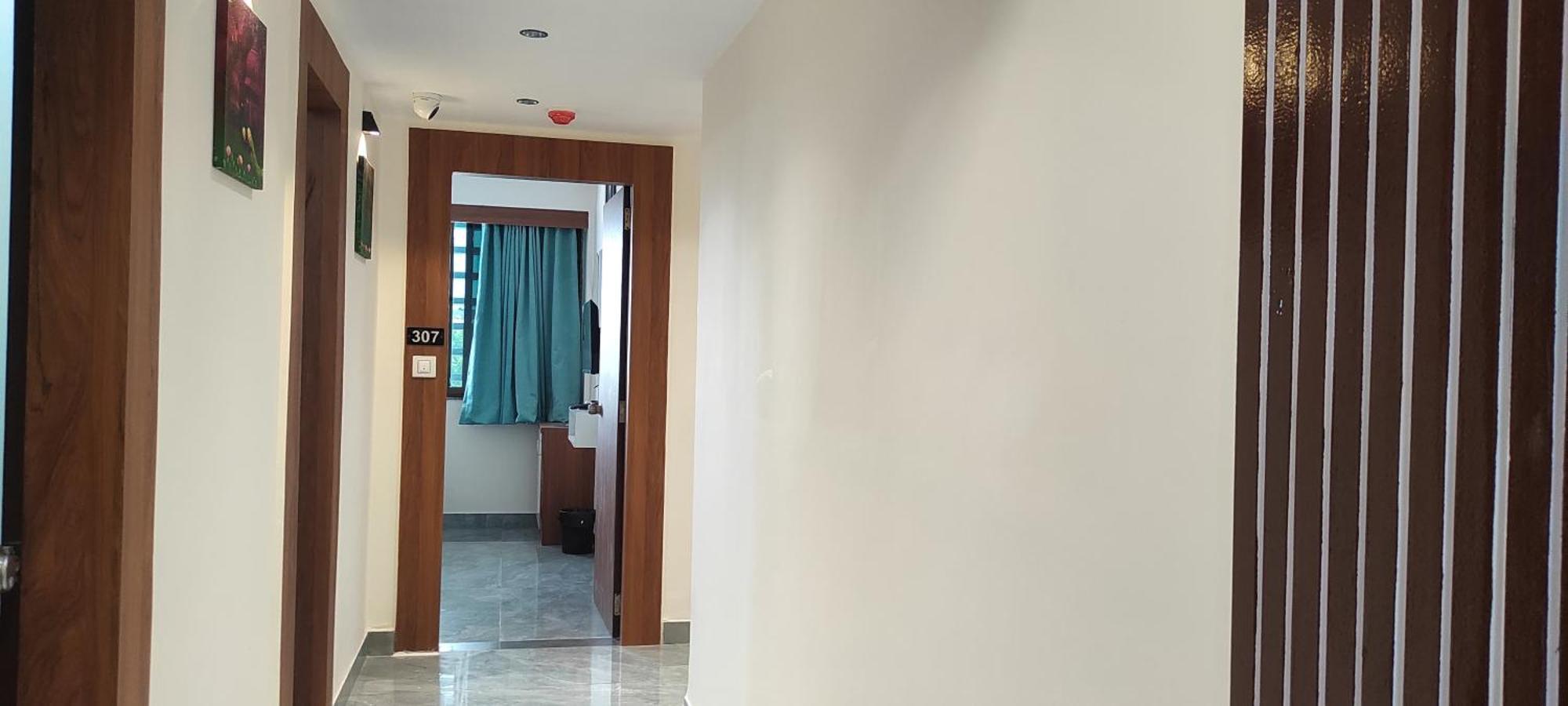 Hotel Earth Inn, Subhash Bridge, Rto Circle, Ahmedabad Extérieur photo
