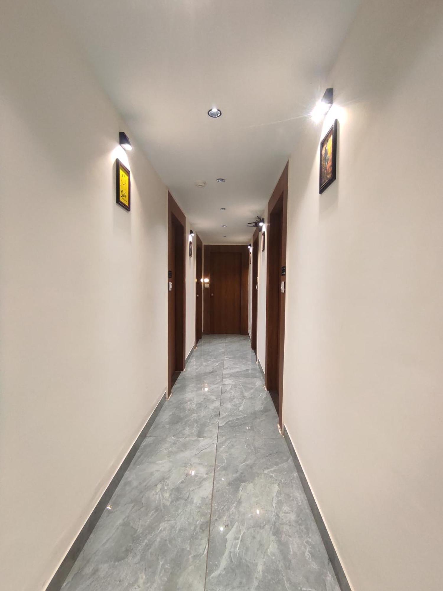 Hotel Earth Inn, Subhash Bridge, Rto Circle, Ahmedabad Extérieur photo